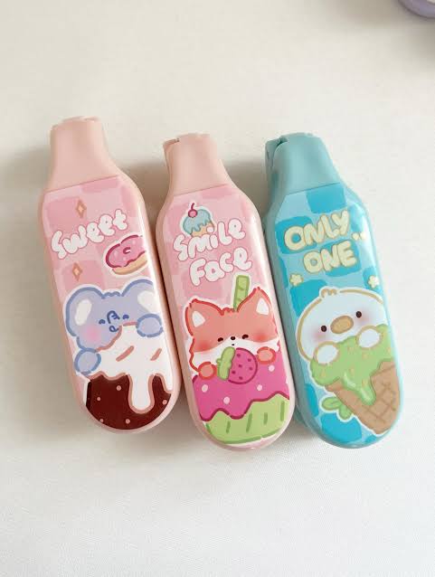 Pastel/Plaid design Comb with Mirror (4 pcs) Net Price Rs.50