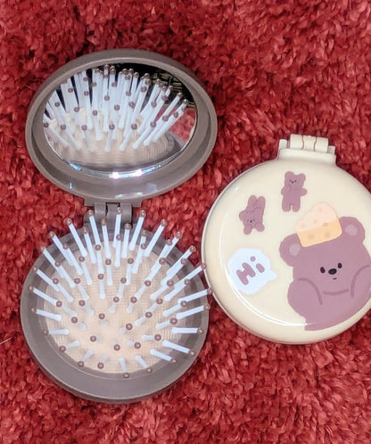 Round Bear Mirror With Comb (2 pcs) Net Price Rs.45